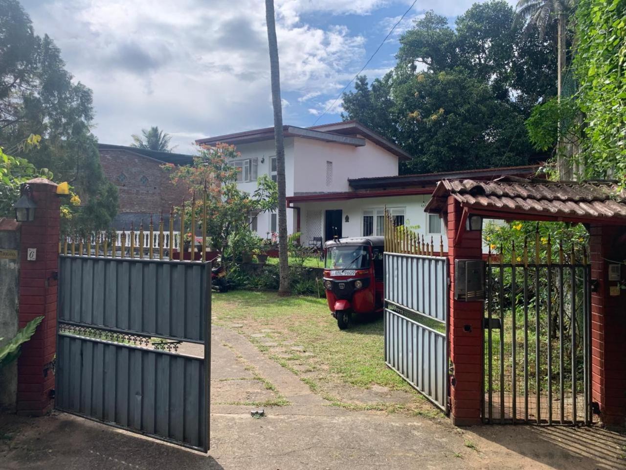 No 06 Veediya Bandara Lane Bahirawakanda view 2