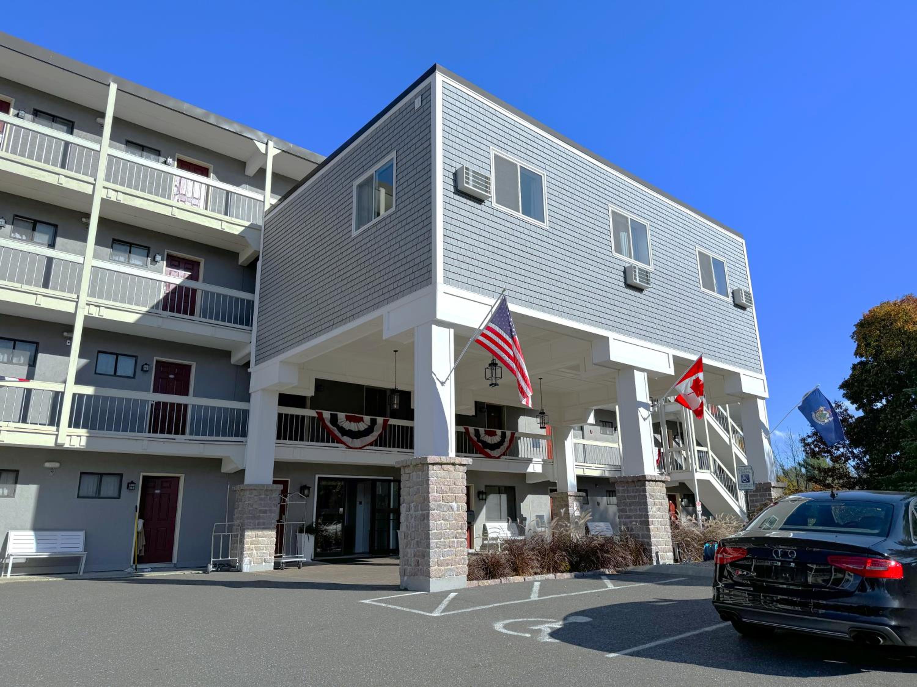 Hotel Atlantic Eyrie Lodge - Image 1