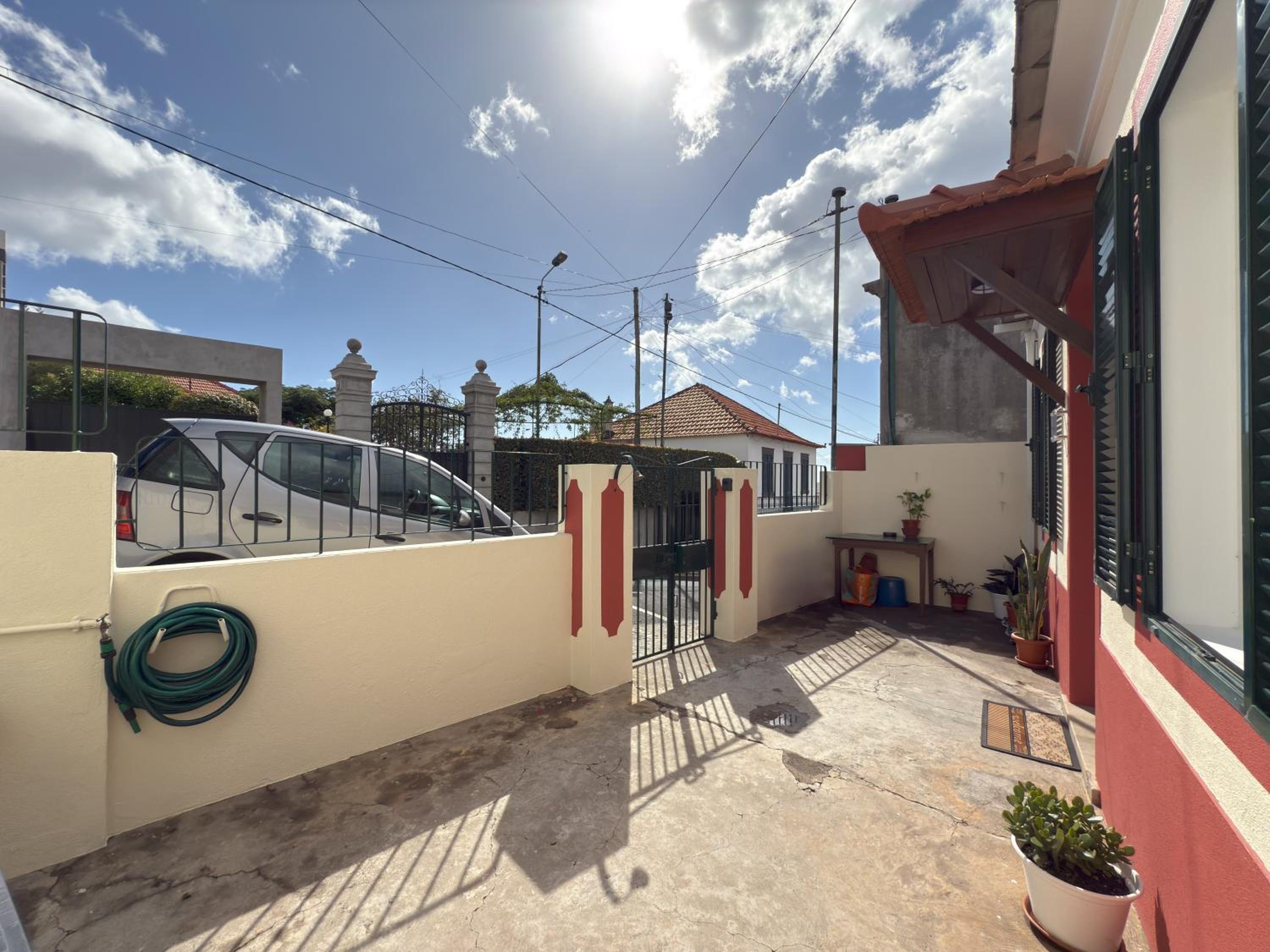 Funchal Bartolomeu Explorers