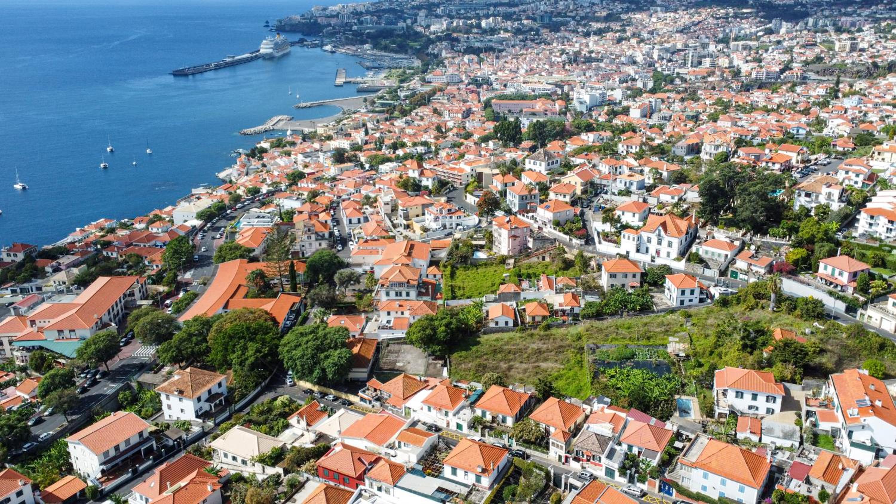Funchal Bartolomeu Explorers