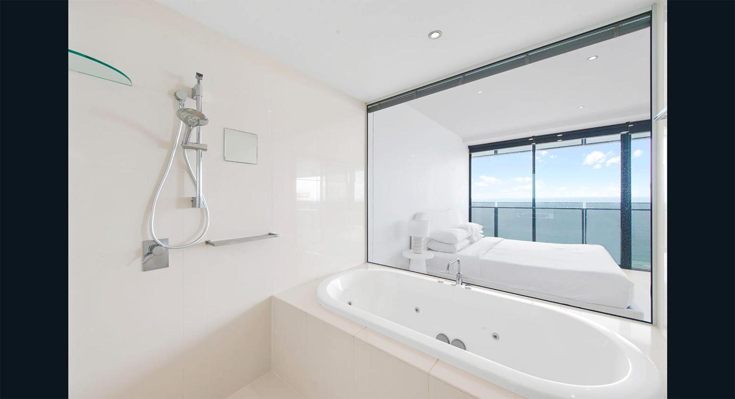 Sealuxe Suites - Central Surfers Paradise