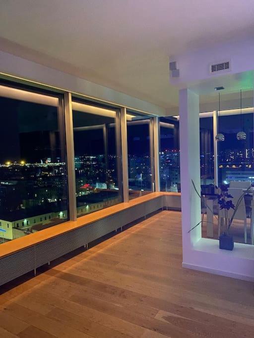 High-Rise Panoram View Ultra Luxury Apartment