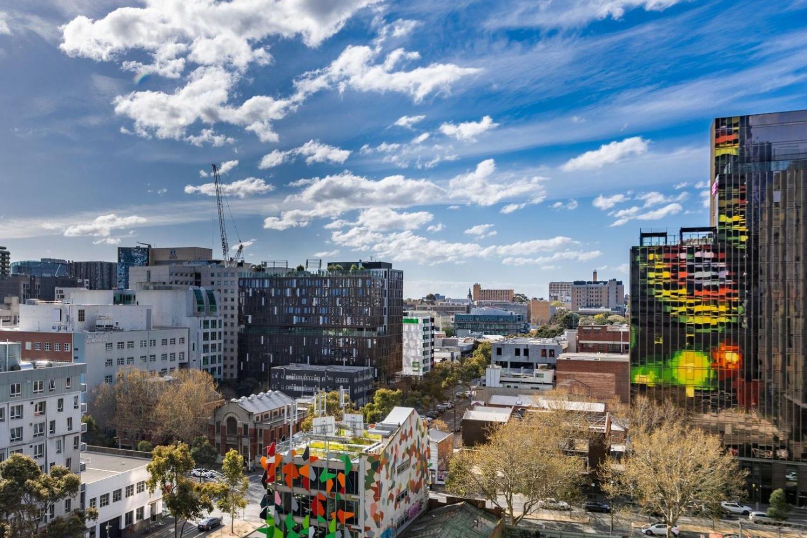 Mega Style Apartments Swanston Square
