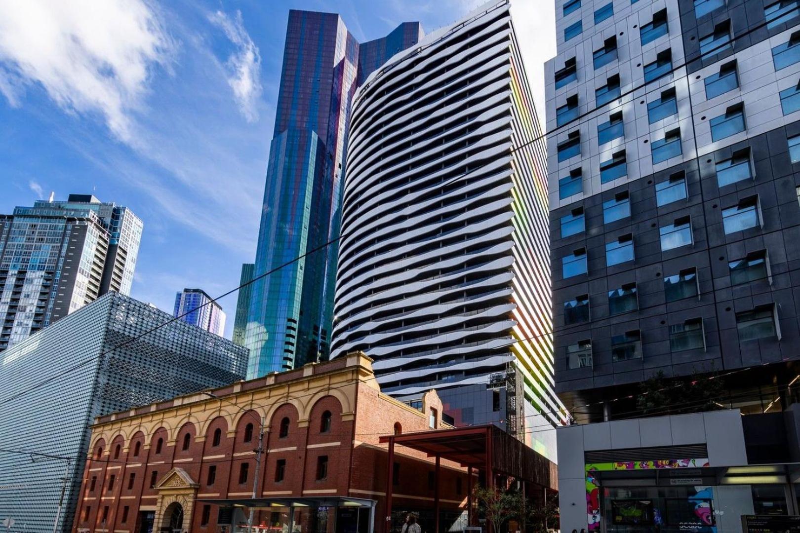 Mega Style Apartments Swanston Square