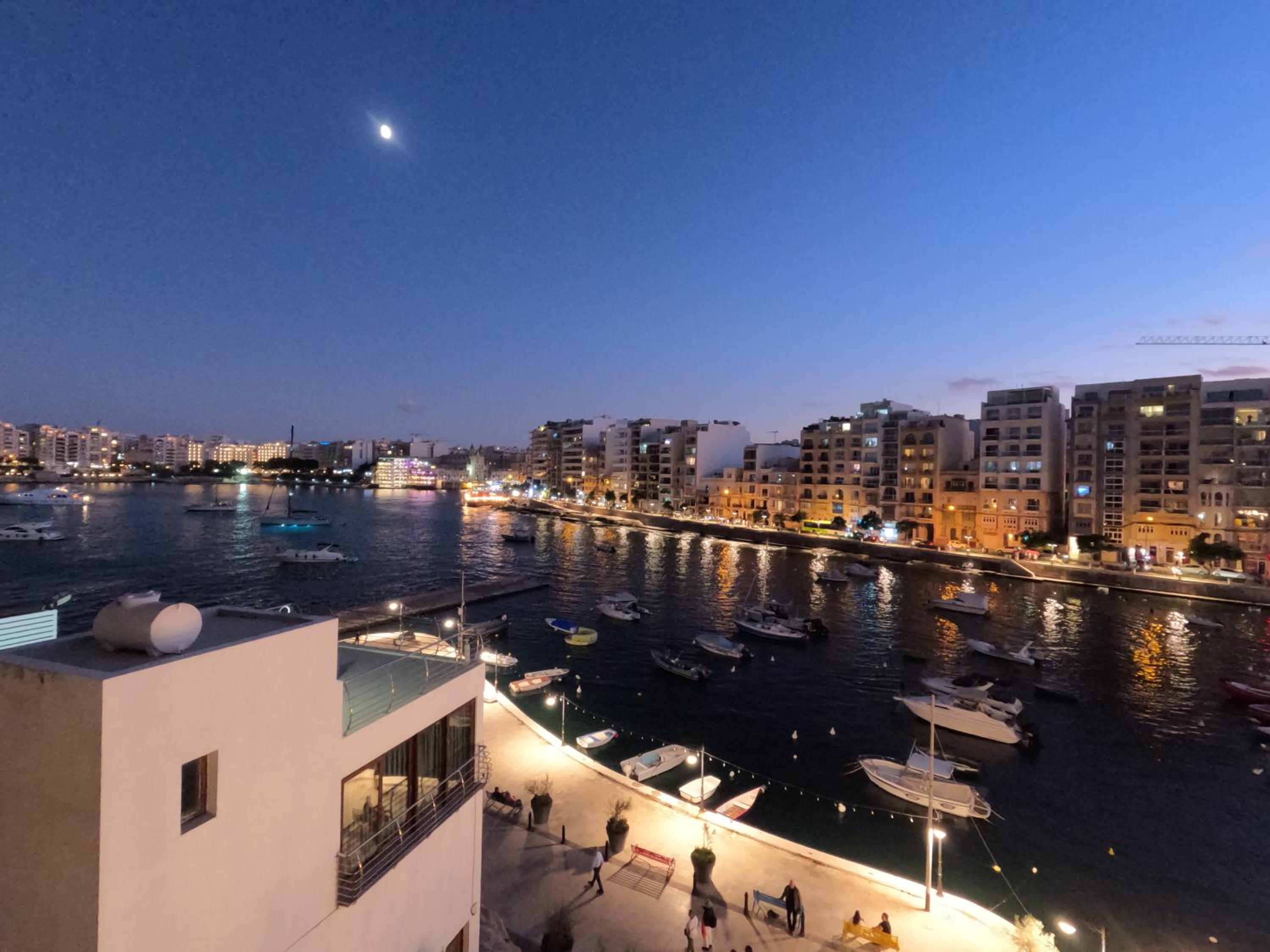 Spinola Seaview Deluxe 1 Bedroom photo 4