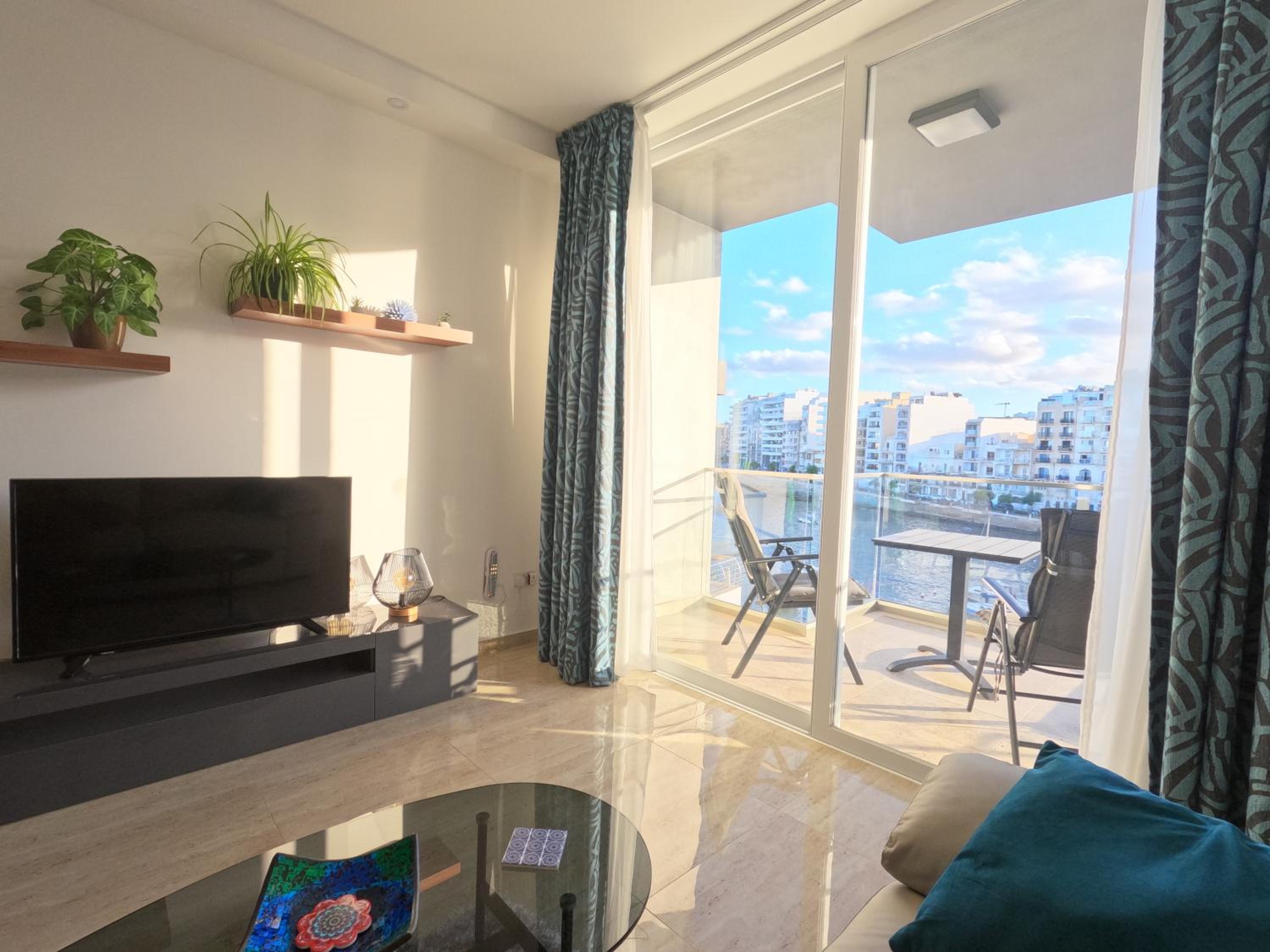 Spinola Seaview Deluxe 1 Bedroom photo 4