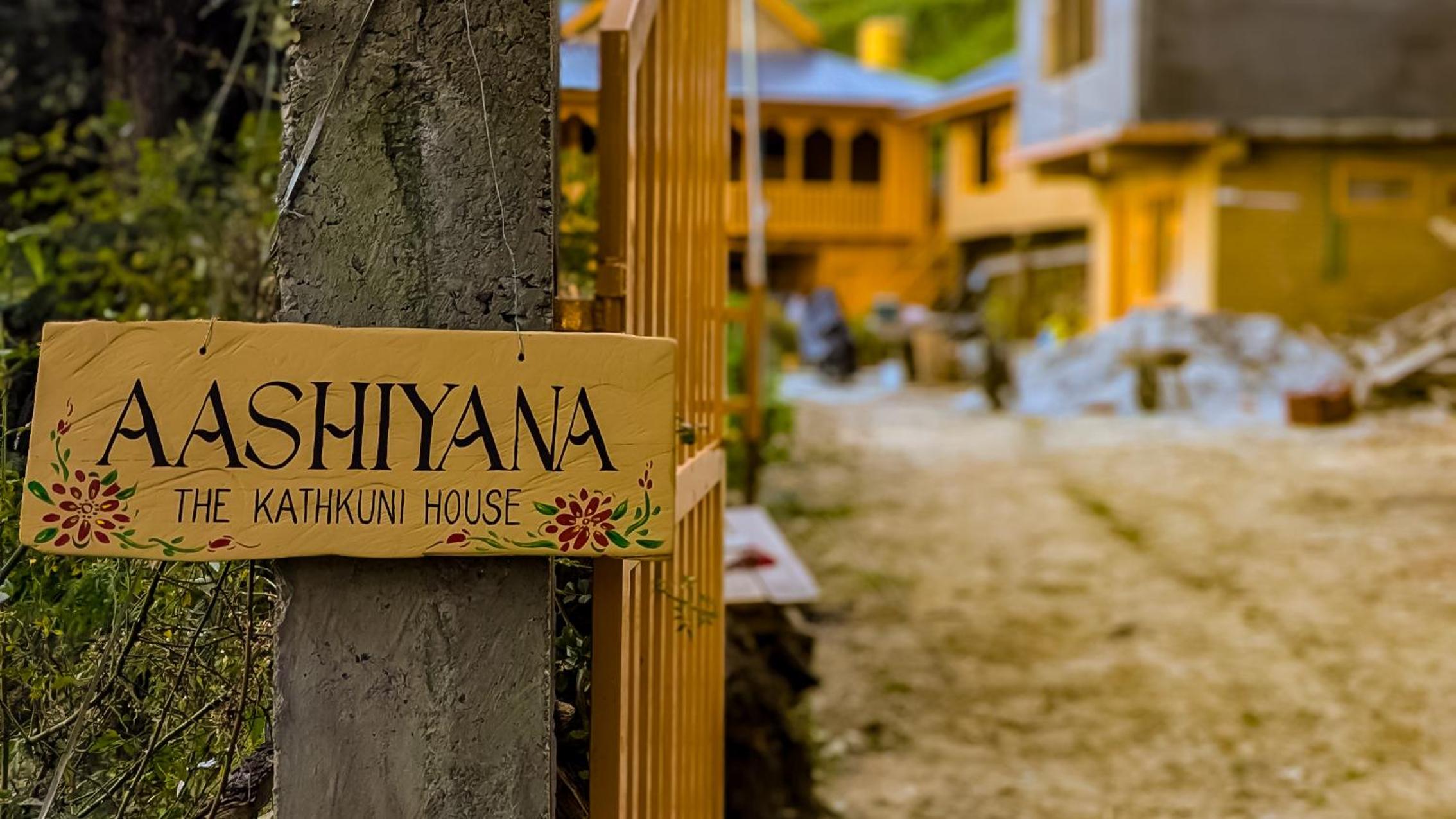 Aashiyana The Kathkuni House Jibhi view 2