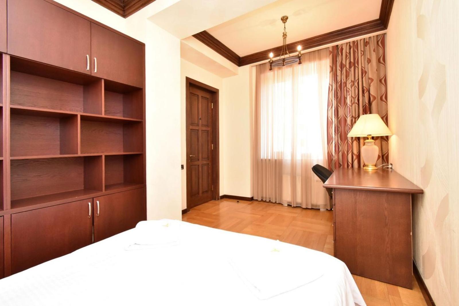 Northern Avenue, 2 bedrooms Beautiful, New Renovated apartment HH35