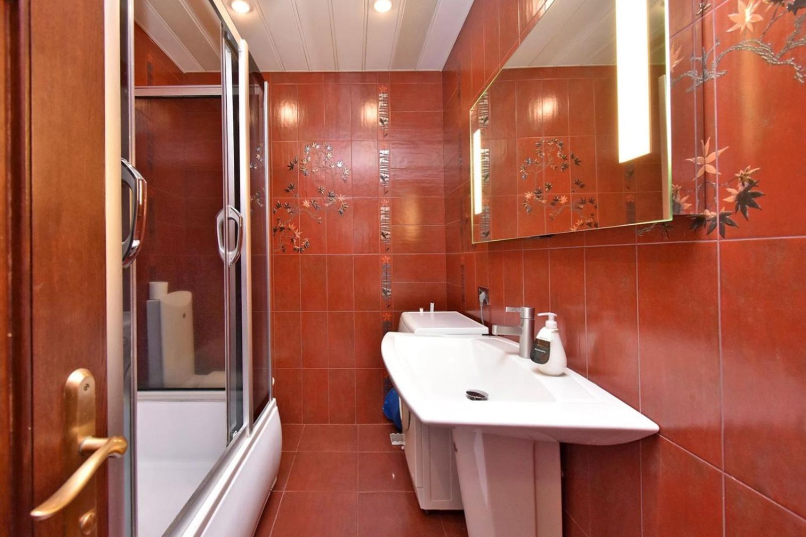 Northern Avenue, 2 bedrooms Beautiful, New Renovated apartment HH35