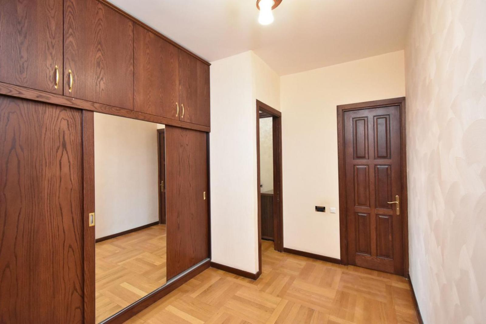 Northern Avenue, 2 bedrooms Beautiful, New Renovated apartment HH35