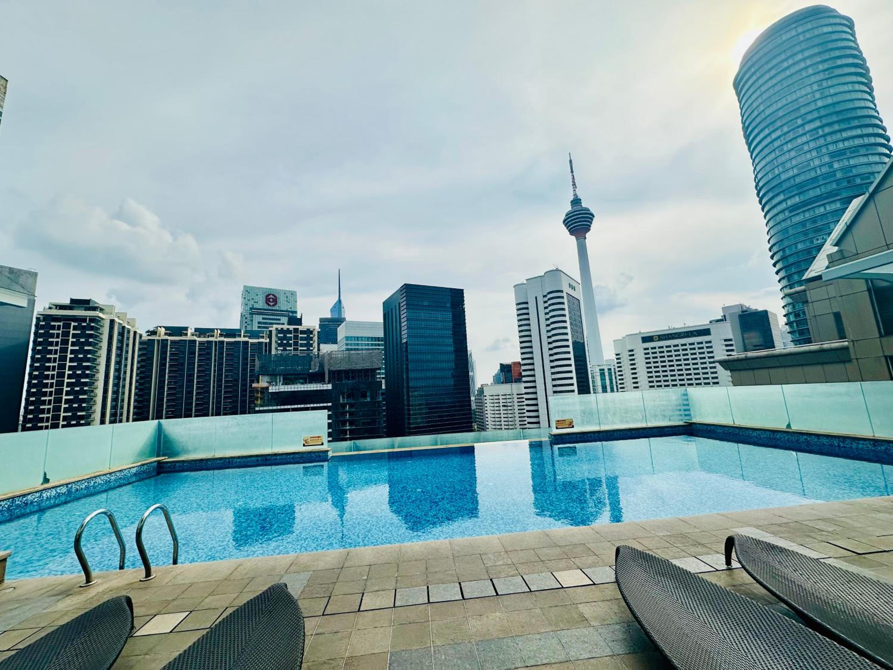 SOHO SUITES KLCC by DREAMS