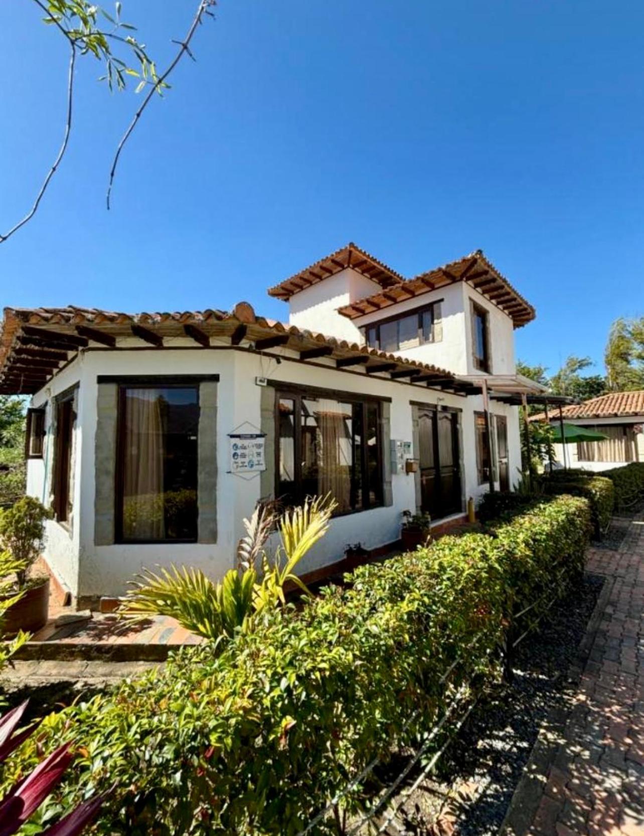 Apta villa de leyva view 4