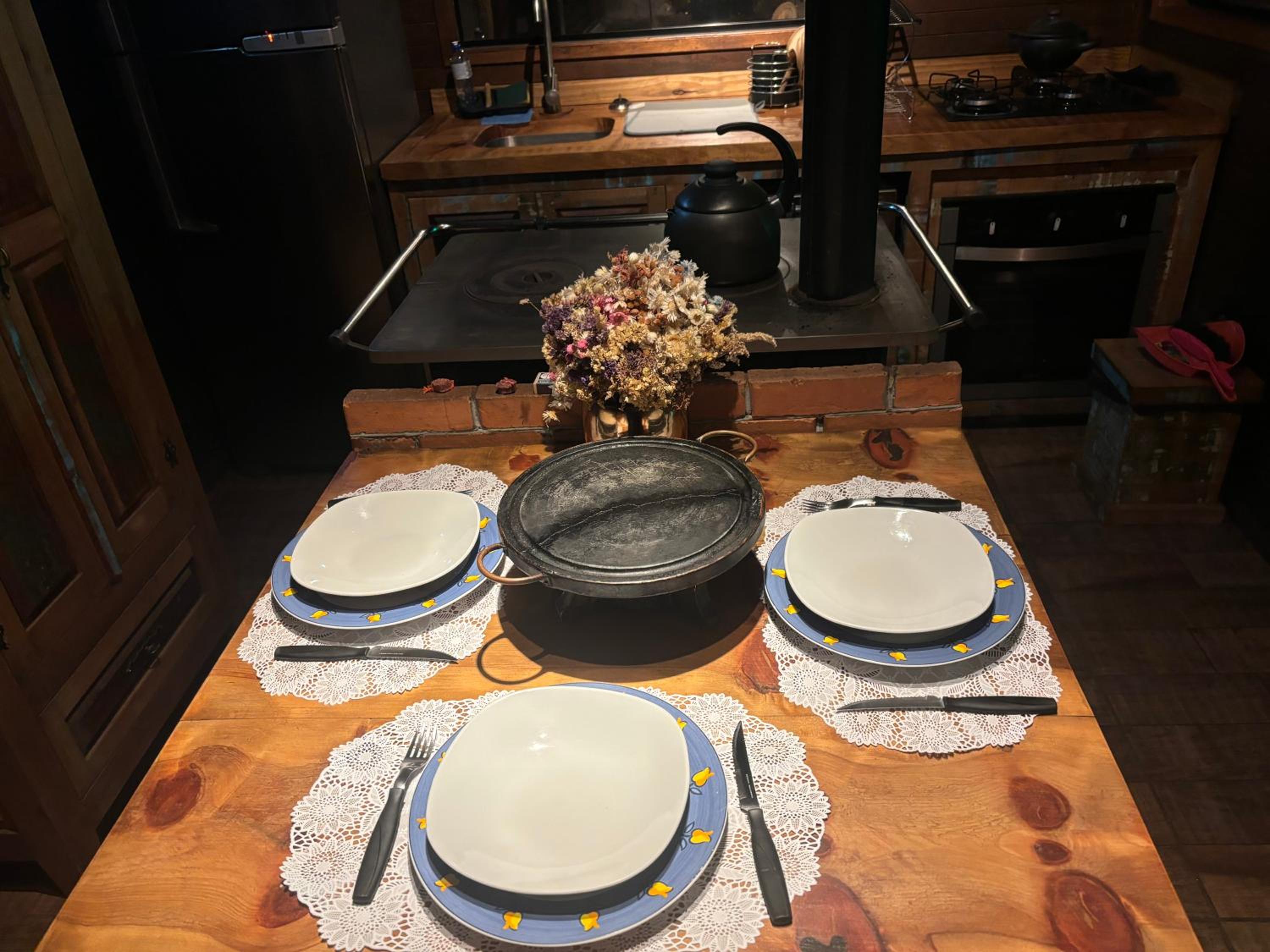 Casas Rainha da Serra - Cozinha, Fogo de Chão e Churrasqueira