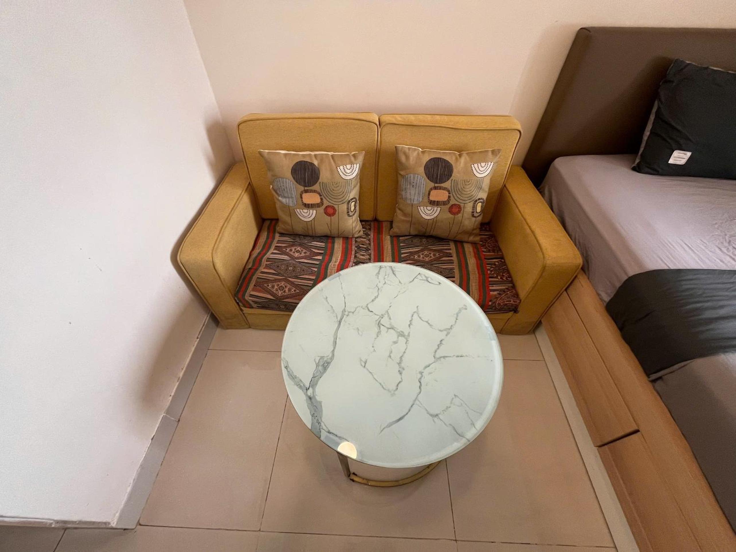 CBD Luxury Apartment in Rivergate Tower