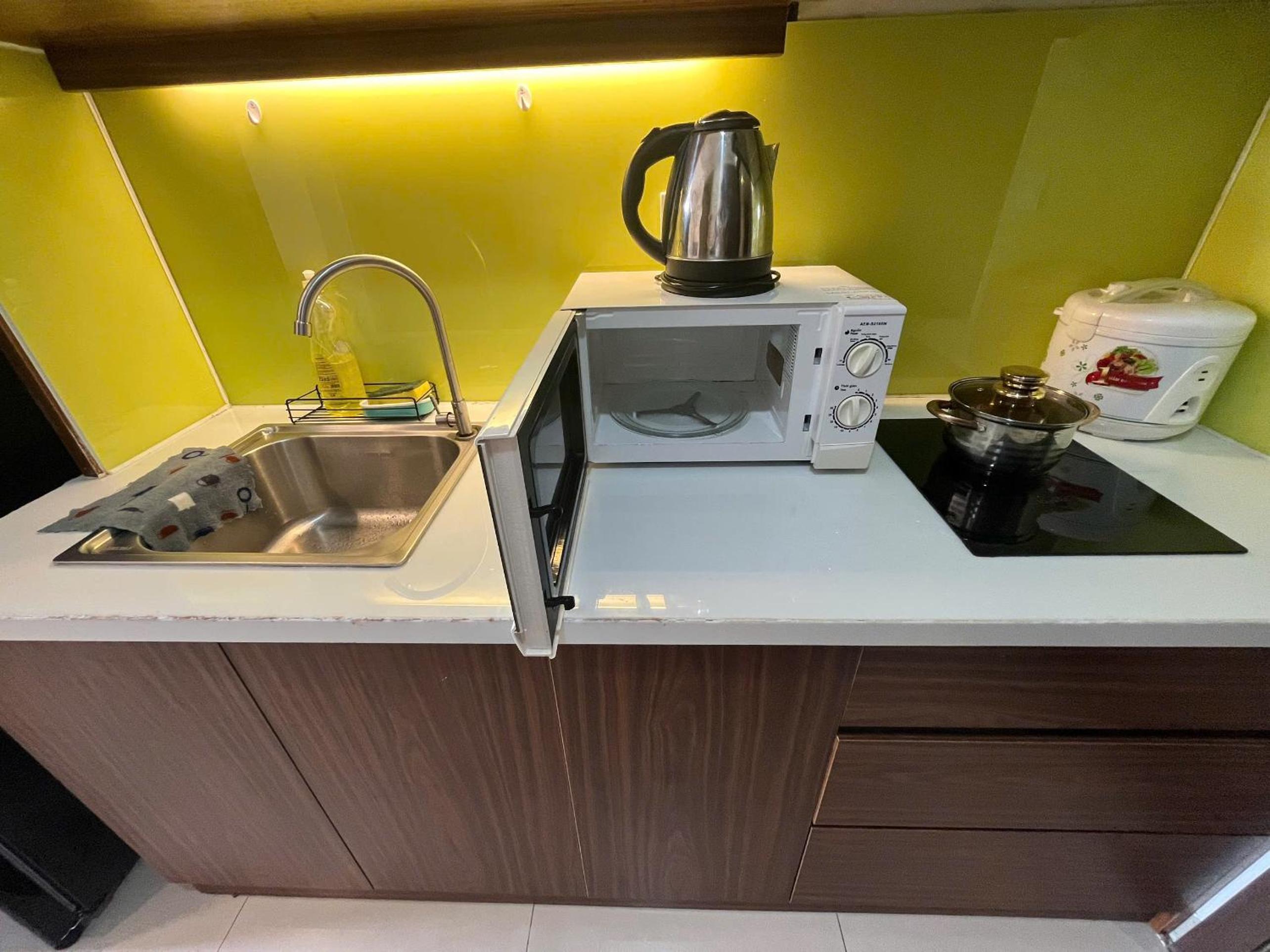 CBD Luxury Apartment in Rivergate Tower