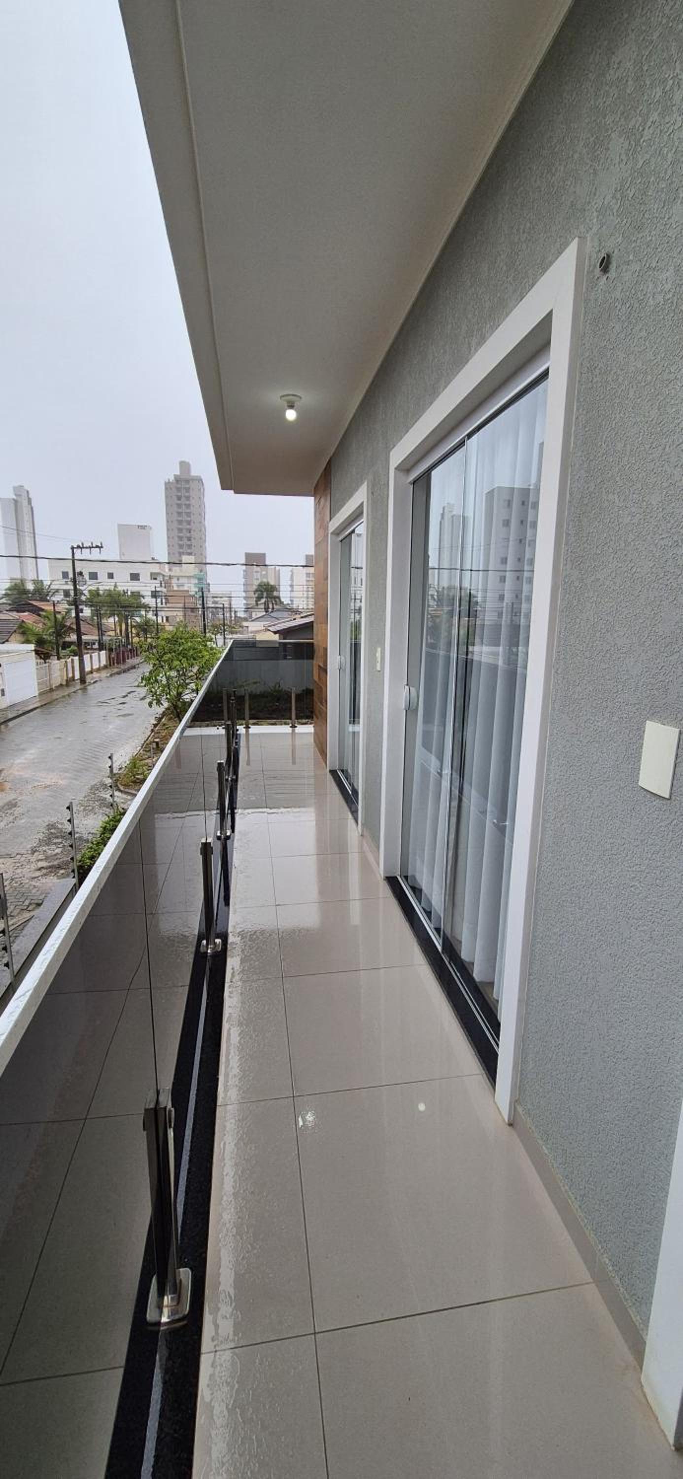 Casa nova e confortável a 350m da praia!