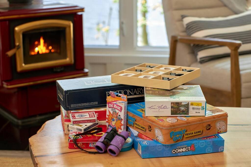 Muskoka Retreat, Fire Pit, Games, Waterfront