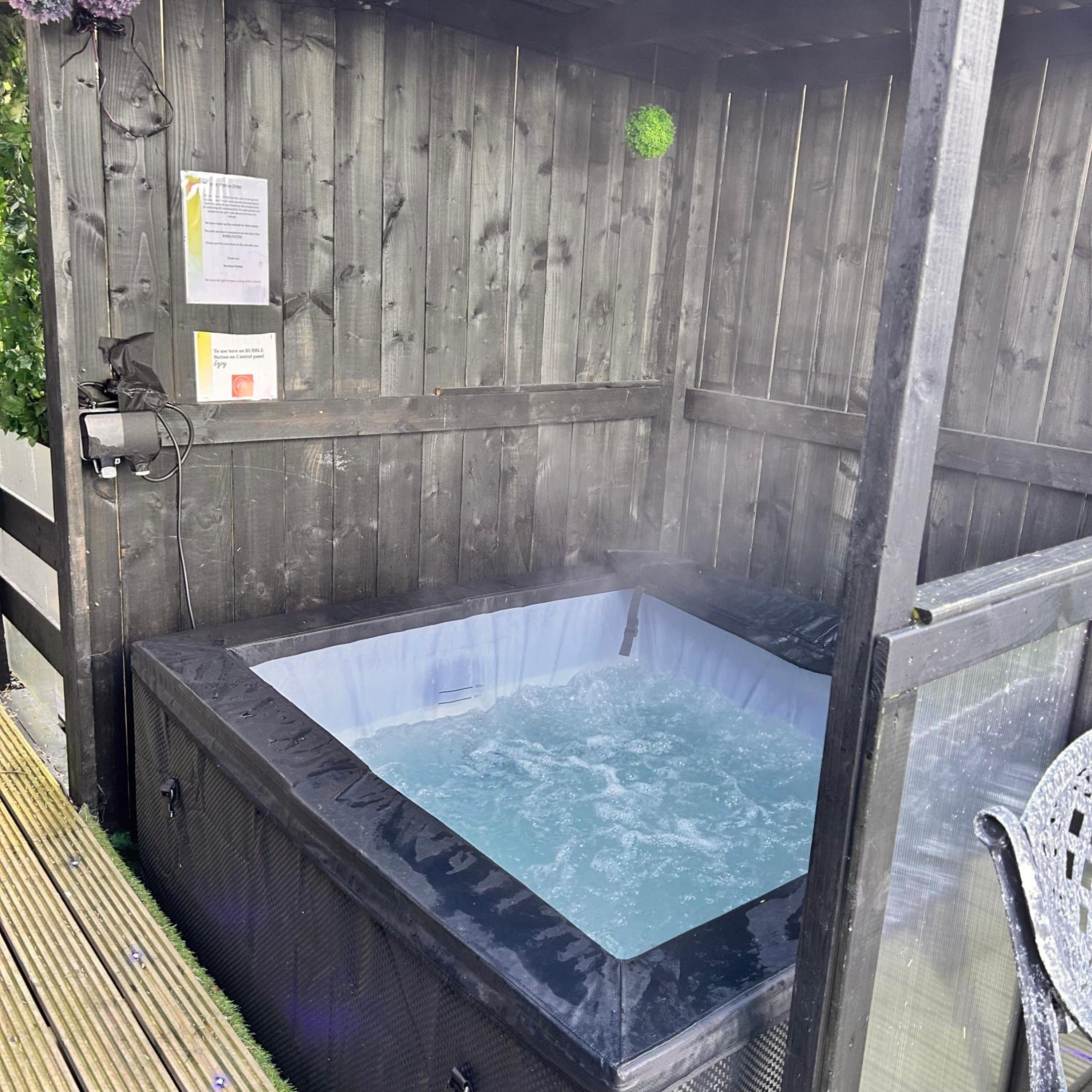 Hotel Glamping Domes - Image 1