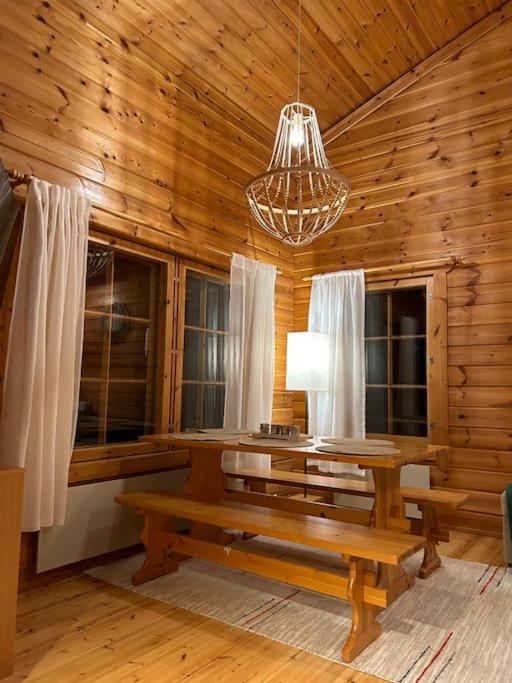 Peaceful Cabin Near Skiing Routes!