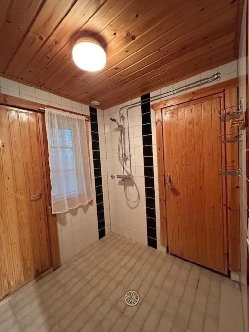 Peaceful Cabin Near Skiing Routes!
