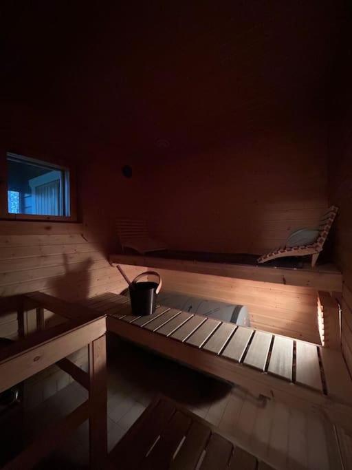 Peaceful Cabin Near Skiing Routes!