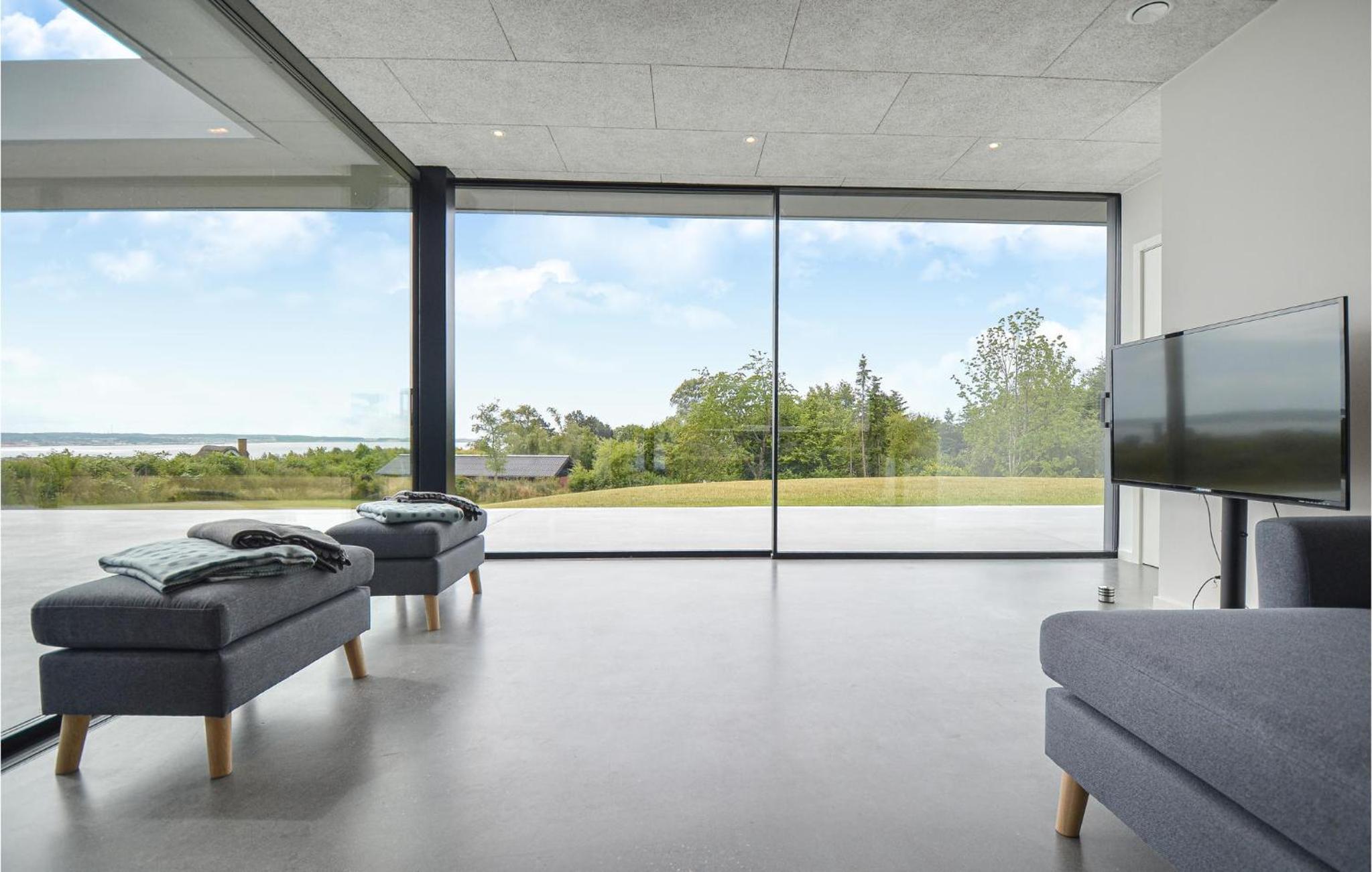 Amazing Home In Ebeltoft With Wifi