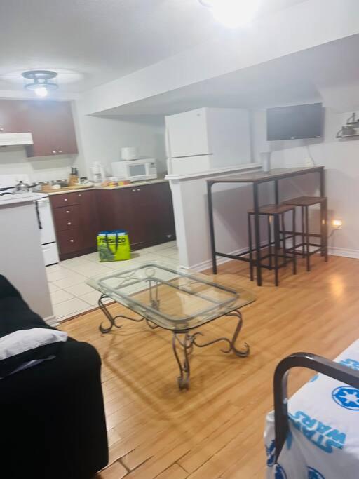 1200 sq 2 Bdrms Suite near Toronto Airport