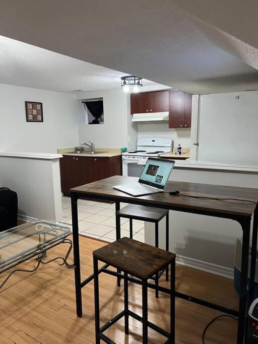 1200 sq 2 Bdrms Suite near Toronto Airport