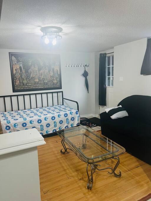 1200 sq 2 Bdrms Suite near Toronto Airport