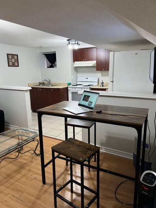 1200 sq 2 Bdrms Suite near Toronto Airport