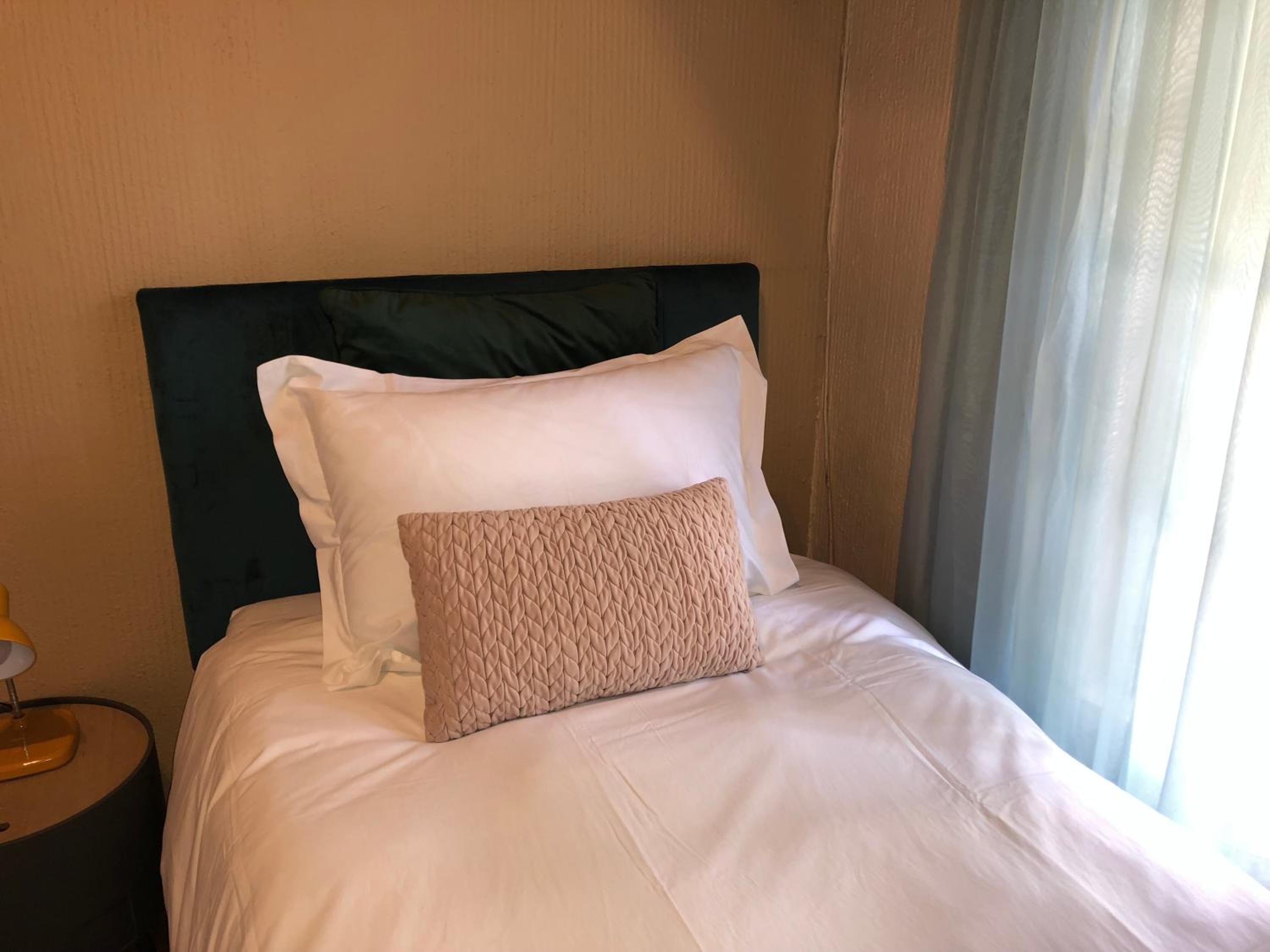 Airbnb at Bailyes view 5