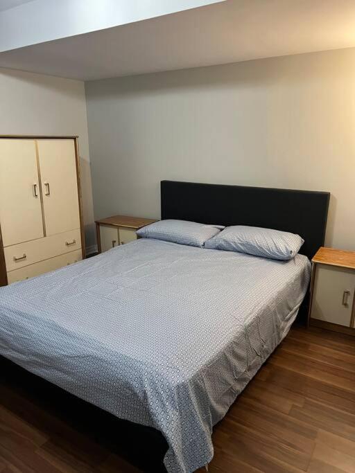 1200 sq 2 Bdrms Suite near Toronto Airport