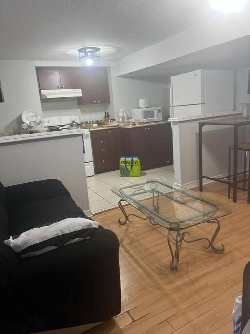 1200 sq 2 Bdrms Suite near Toronto Airport