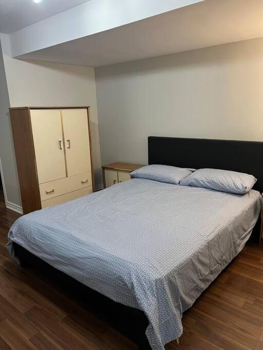 1200 sq 2 Bdrms Suite near Toronto Airport