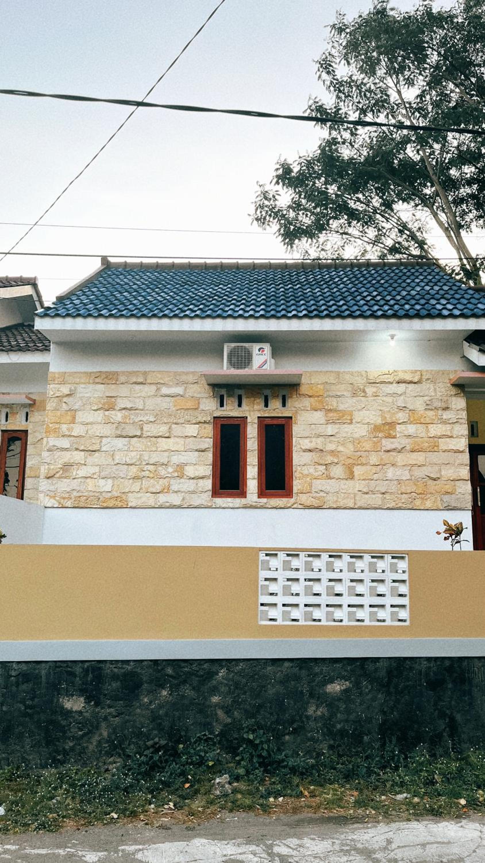 Ontoseno Villa