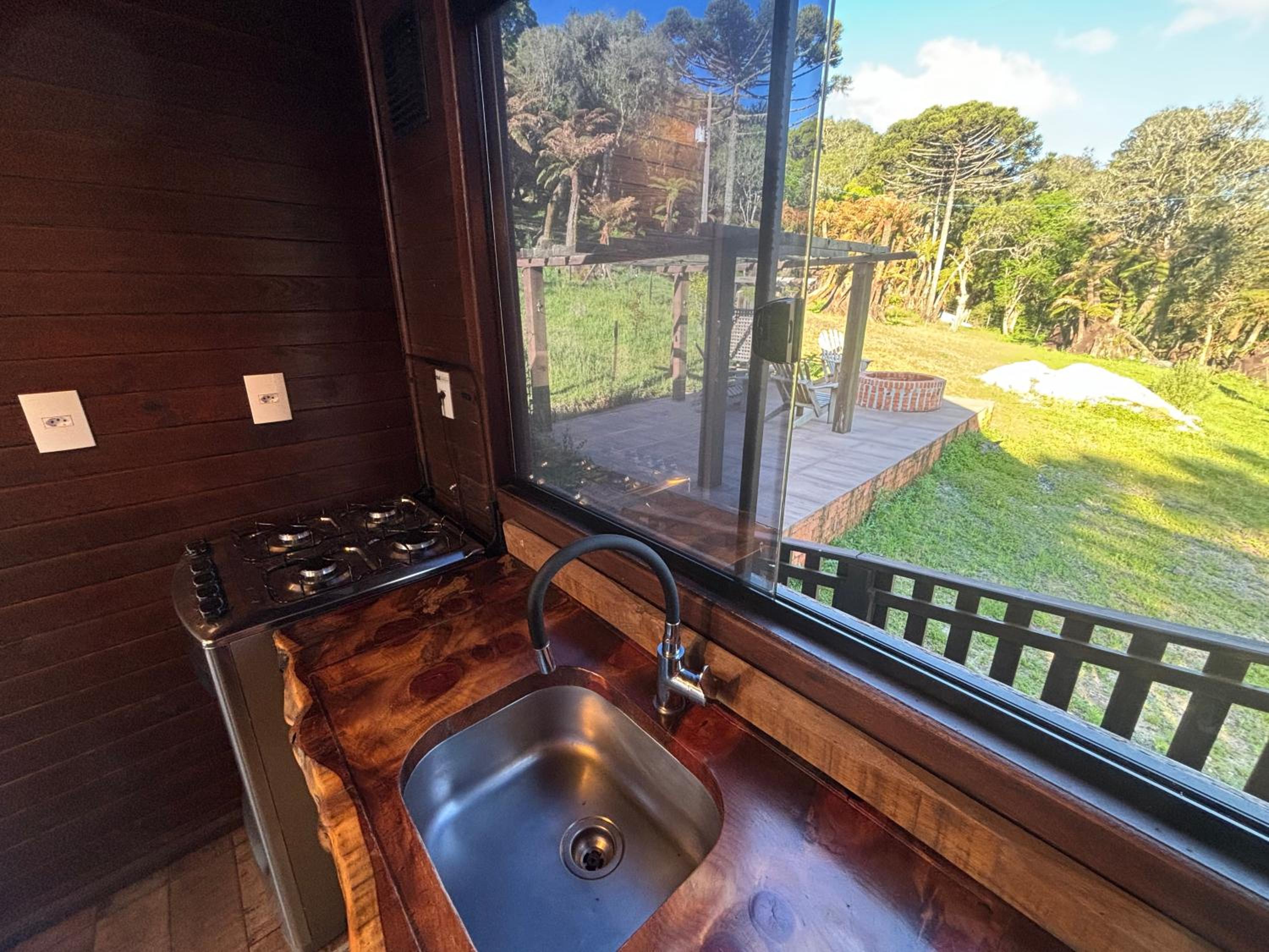 Casas Rainha da Serra - Cozinha, Fogo de Chão e Churrasqueira