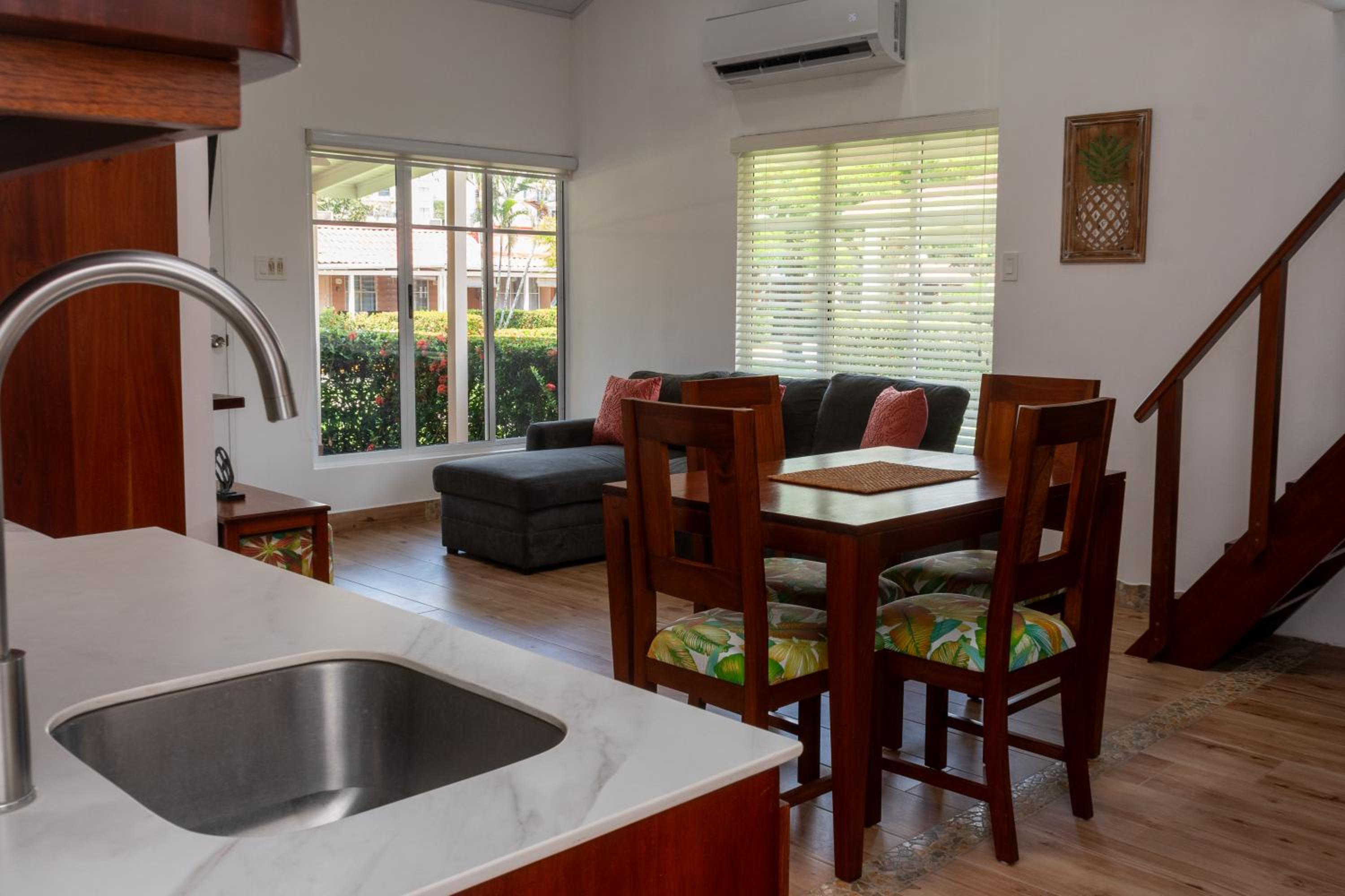 Couple's Beach Villa C63 Covered Terrace - Walk to Ocean Dining