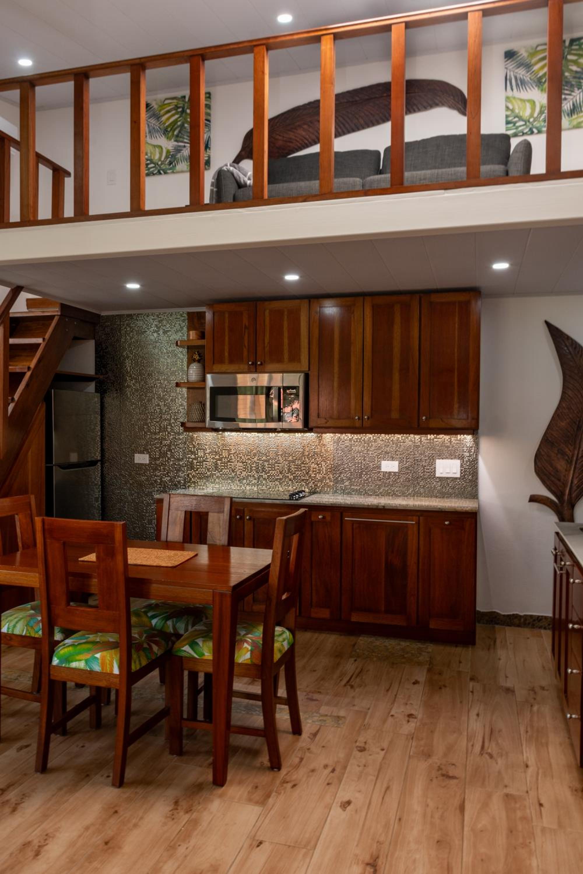 Couple's Beach Villa C63 Covered Terrace - Walk to Ocean Dining