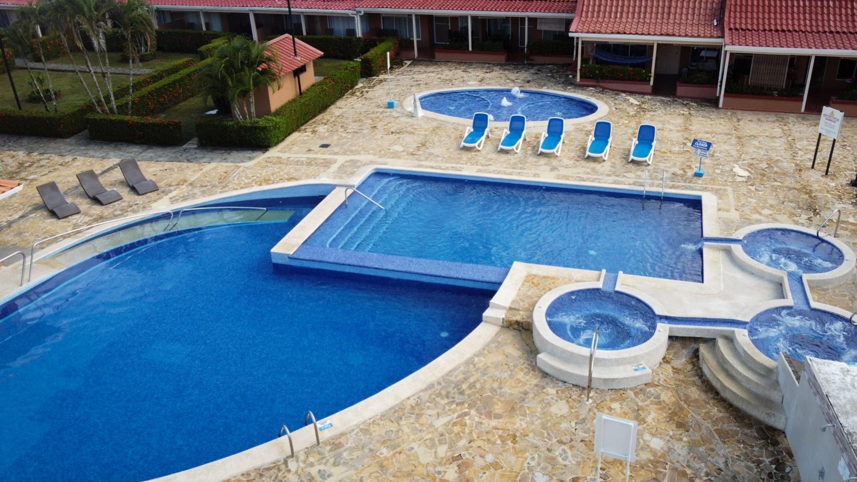 Couple's Beach Villa C63 Covered Terrace - Walk to Ocean Dining