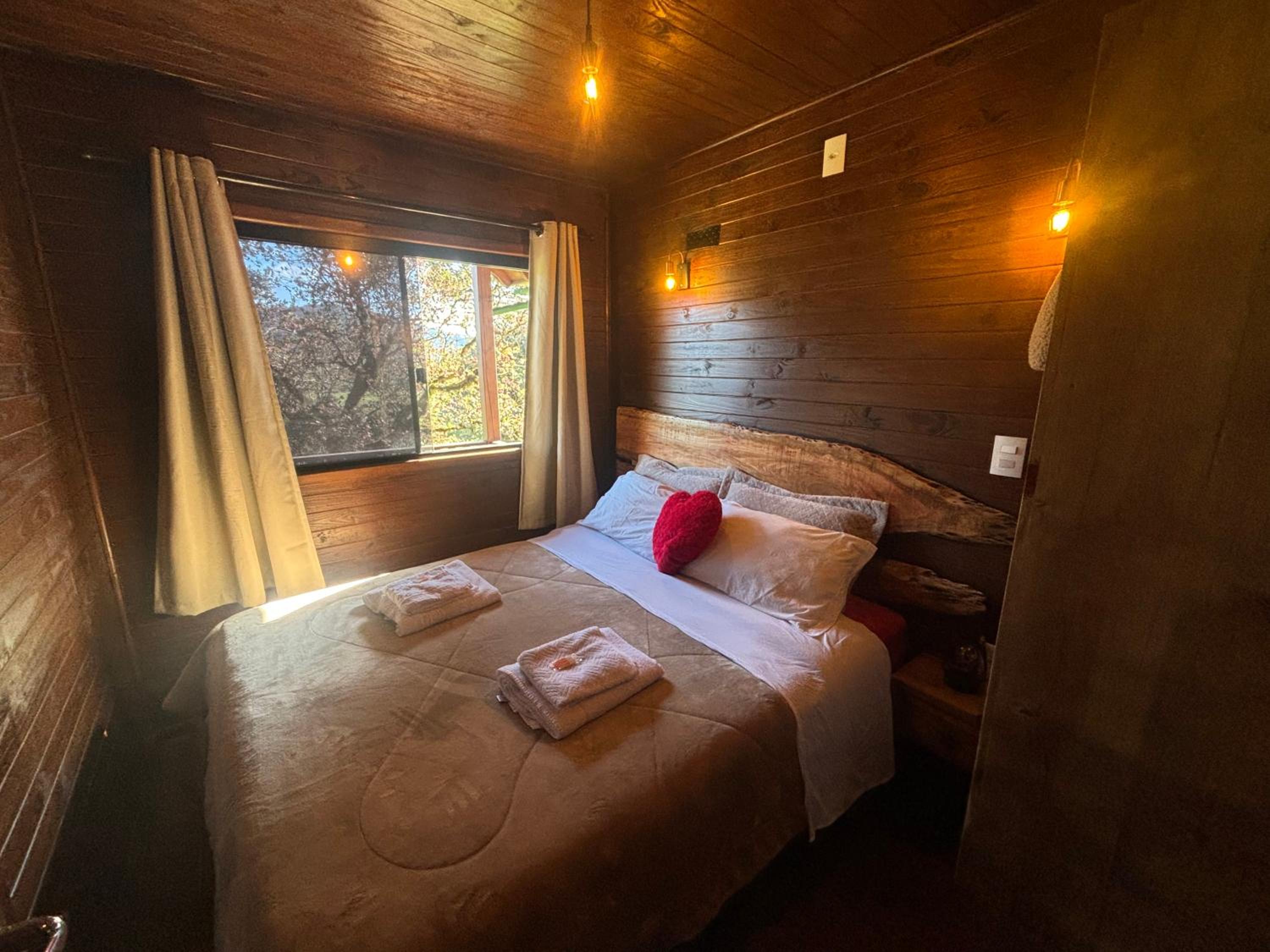 Casas Rainha da Serra - Cozinha, Fogo de Chão e Churrasqueira
