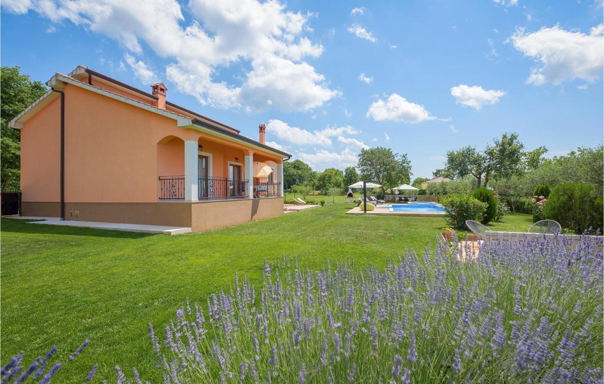 Two-Bedroom Holiday Home In Tinjan view 5