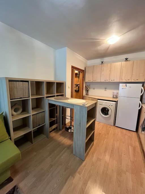 Cosy Sea View Apartment with Terrace 2 min from Beach Lazur Burgas