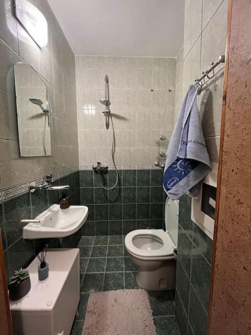 Cosy Sea View Apartment with Terrace 2 min from Beach Lazur Burgas