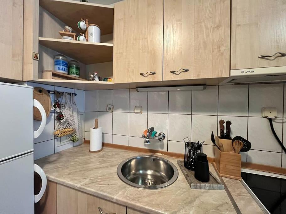Cosy Sea View Apartment with Terrace 2 min from Beach Lazur Burgas