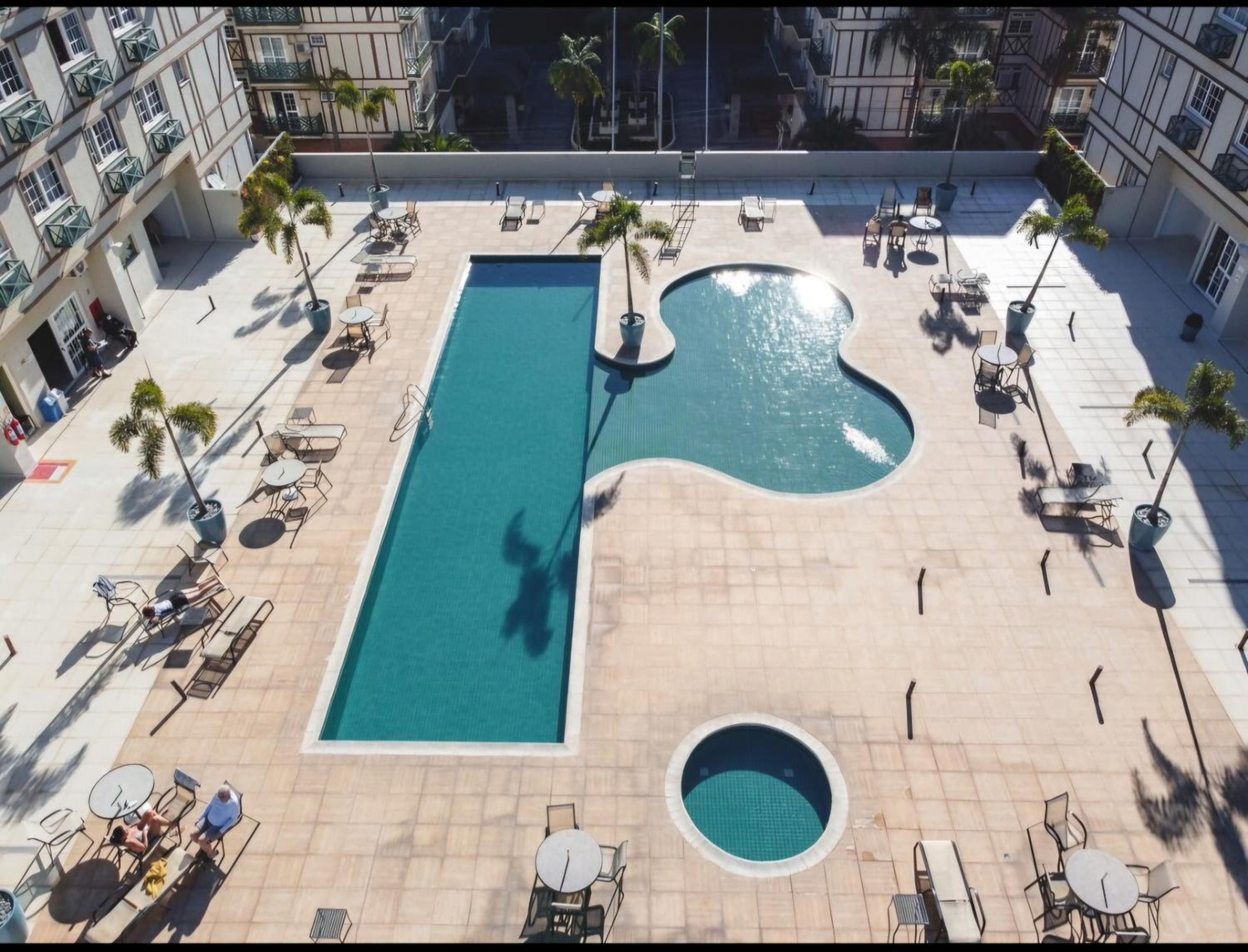 Granja Brasil - Lindo Studio - Com Piscina e Lazer - No Centro de Itaipava