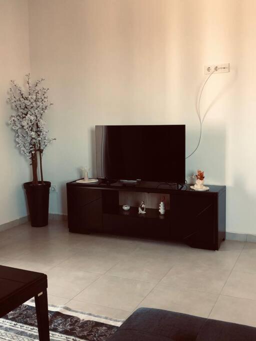 Appartement F4 moderne au boulevard des Lions uniquement pour les familles et les nouveaux mariés, LE PRIX DOIS ETRE VU EN DEVISE D L'ETABLISSEMENT view 3