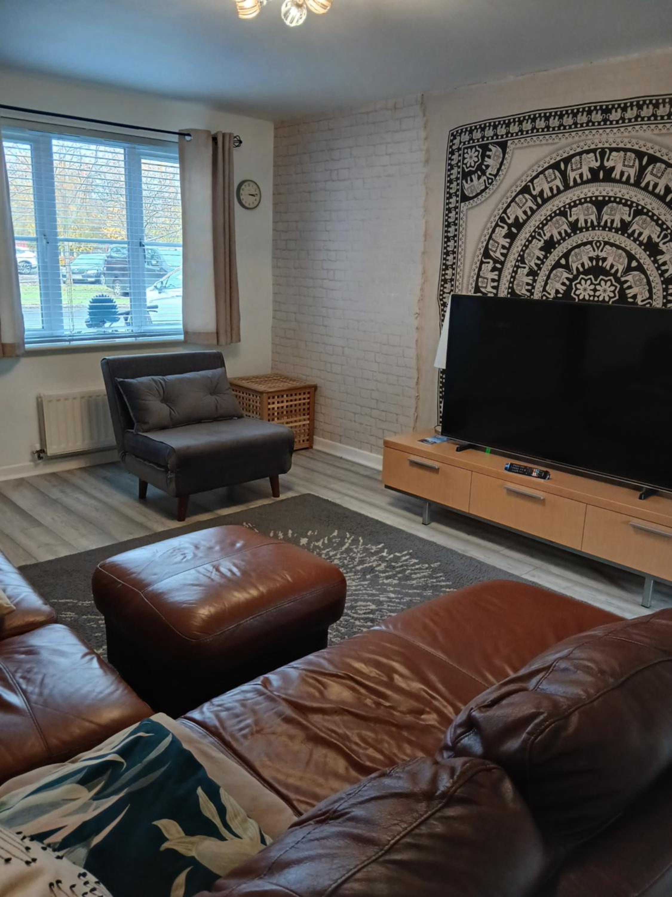 Urban Escape Glasgow Green Free Parking 20min walk to City Center view 2