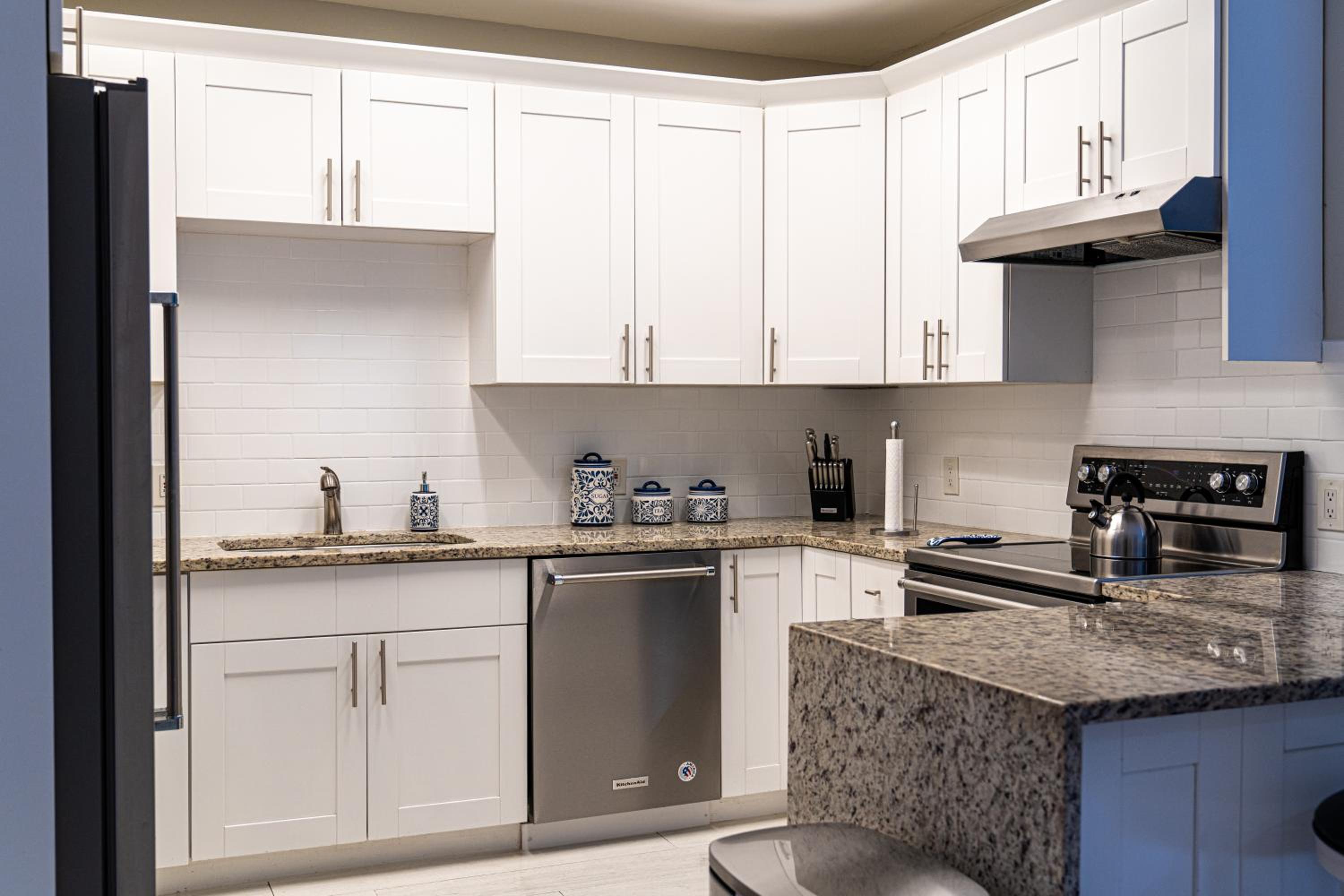 Riverside Luxury Retreat 3B ,3Ba next to downtown