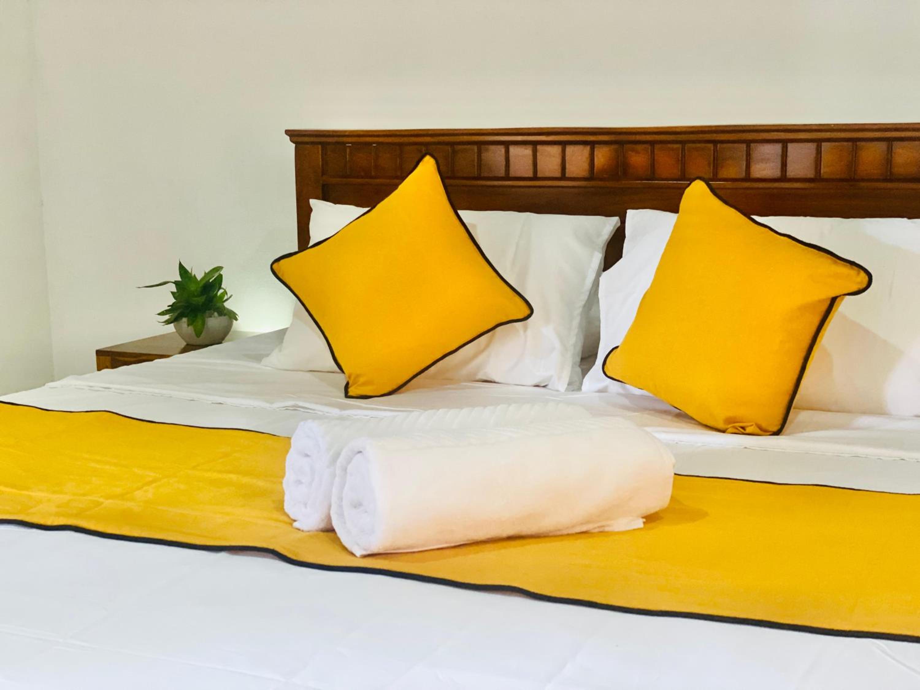 2V Villa, In Habaraduwa City, Near Unawatuna and Thalpe beach, Koggala Airport and Lagoon, Galle Dutch Fort, view 3