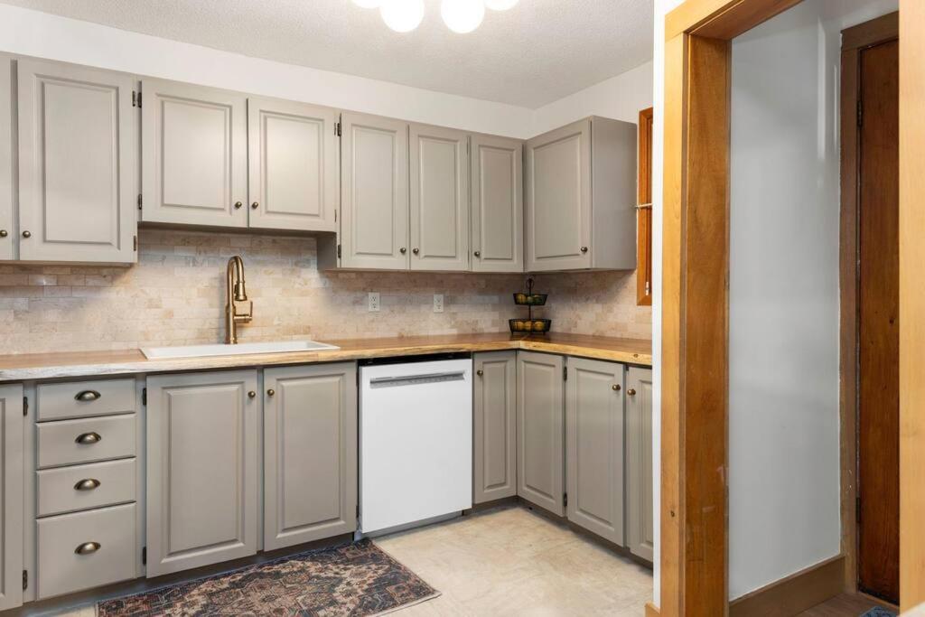4Bdrm Muskoka Retreat, Fire Table, Games, Netflix